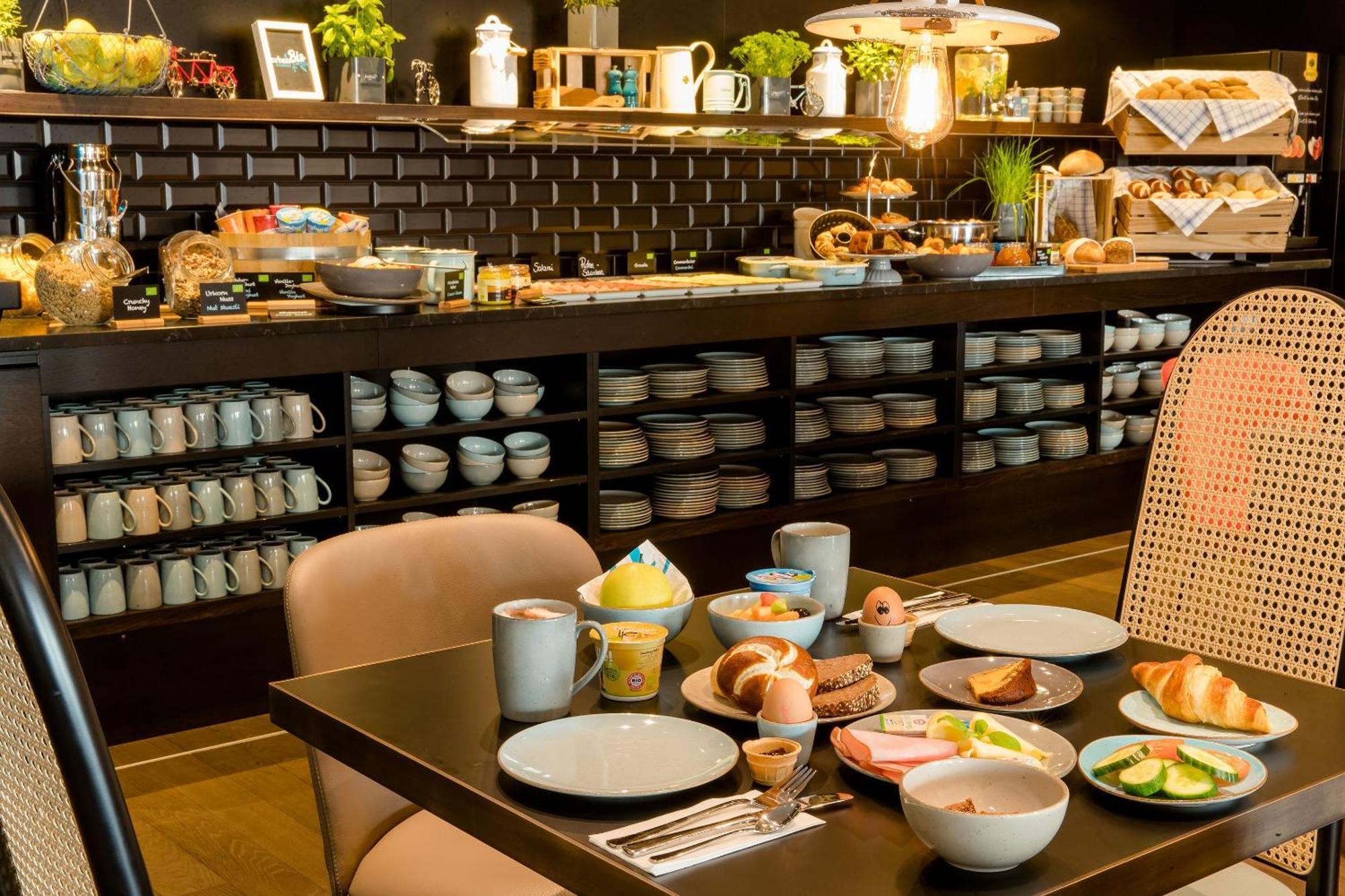 Motel One Linz-Hauptplatz Екстериор снимка
