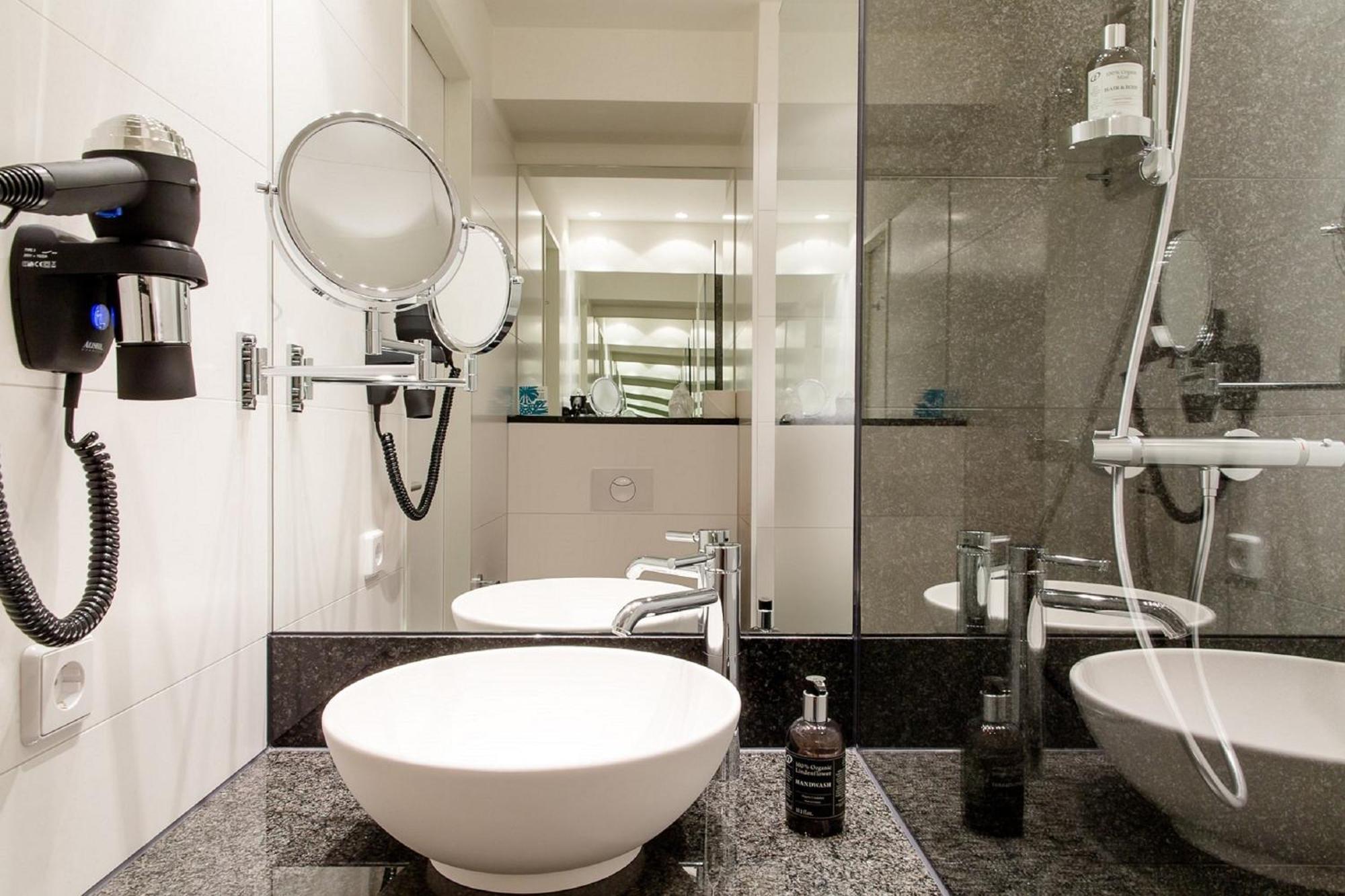 Motel One Linz-Hauptplatz Екстериор снимка